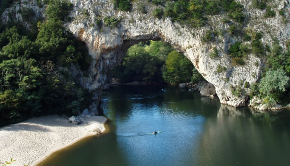 © photo Syndicat mixte Espace de restitution de la grotte Chauvet-Pont d'Arc